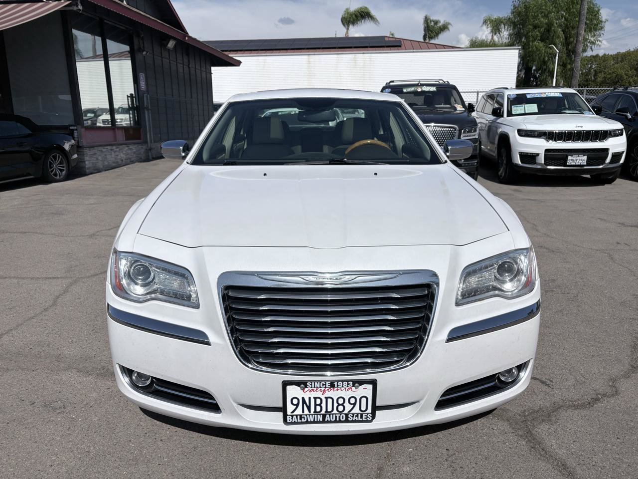 Used 2014 Chrysler 300 C w/ Harman/Kardon Audio Group RWD image 3