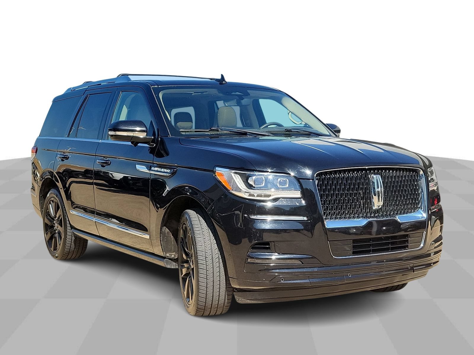 Used 2022 Lincoln Navigator Reserve AWD/4WD image 2