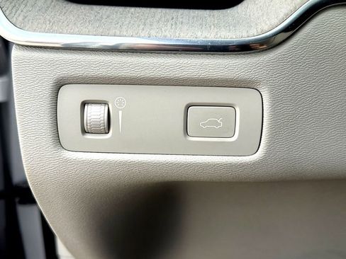 Used 2021 Volvo XC60 T5 Inscription w/ Advanced Package image 17