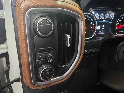 Used 2021 Chevrolet Silverado 1500 High Country w/ Technology Package image 14