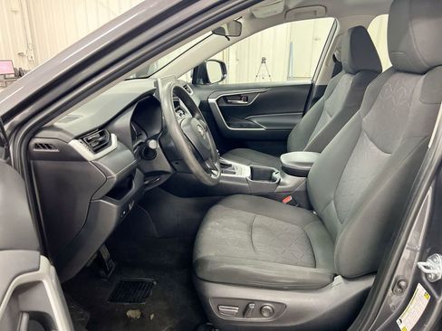 Used 2024 Toyota RAV4 XLE FWD image 20