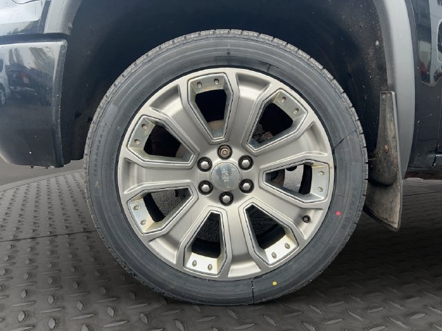 Used 2017 GMC Sierra 1500 Denali w/ Denali Ultimate Package AWD/4WD image 27