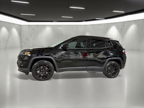 Used 2023 Jeep Compass Altitude image 2
