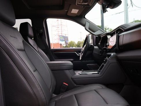 Certified 2025 GMC Sierra 3500 Denali w/ Denali Reserve Package AWD/4WD image 8