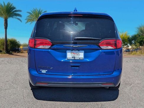 Used 2020 Chrysler Pacifica Touring w/ S Appearance Package FWD image 4