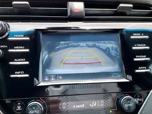 Used 2018 Toyota Camry XSE FWD image 28