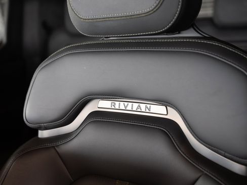 Used 2023 Rivian R1T Launch Edition image 6