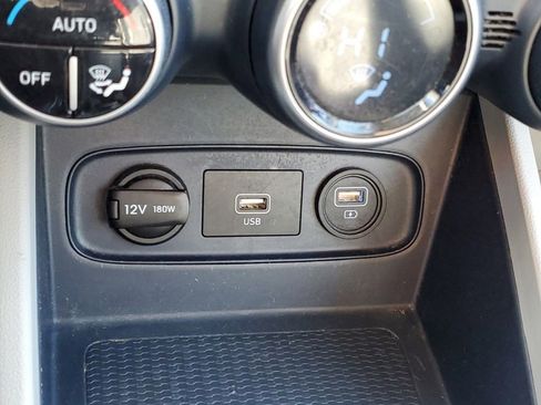 Used 2020 Hyundai Venue Denim image 27