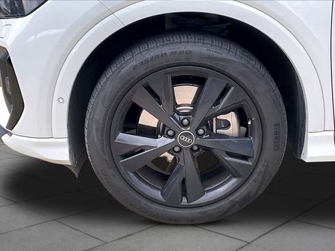 Used 2024 Audi Q4 e-tron Prestige AWD/4WD image 11