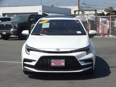Used 2024 Toyota Corolla SE w/ SE Premium Package image 3