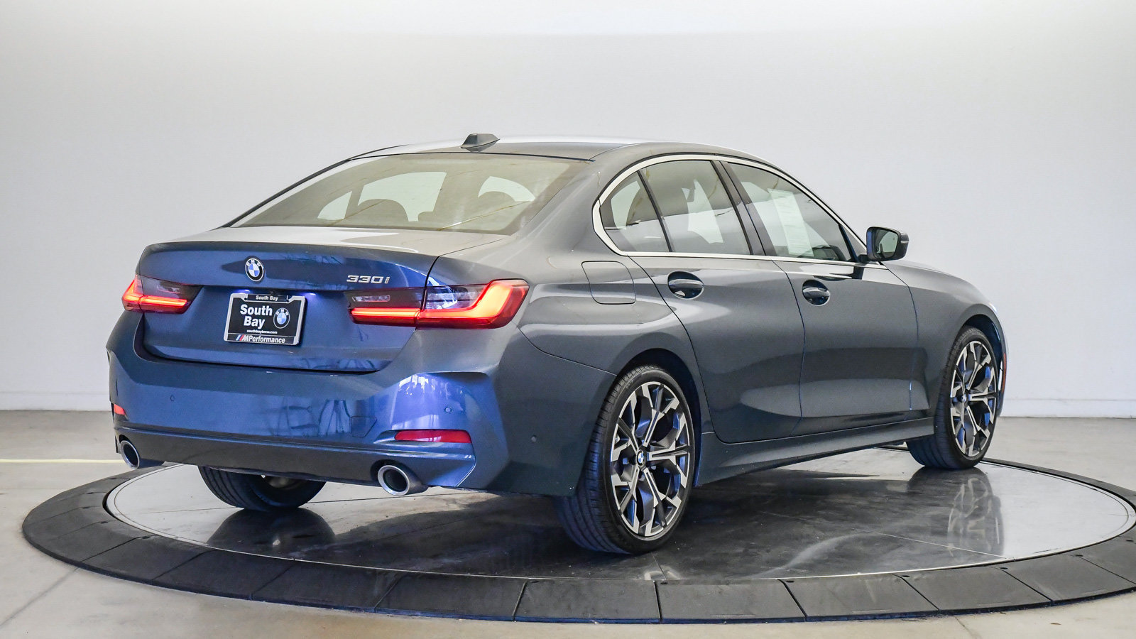 Used 2026 BMW 330i Sedan RWD image 5