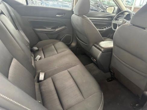 Used 2021 Nissan Altima 2.5 SV FWD image 9