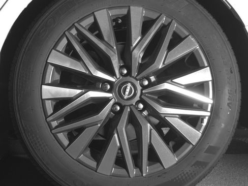 Used 2025 Nissan Altima 2.5 SV image 14