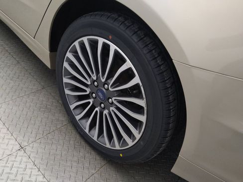 Used 2018 Ford Fusion Titanium AWD/4WD image 31