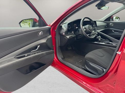 Used 2023 Hyundai Elantra SEL w/ Convenience Package FWD image 15