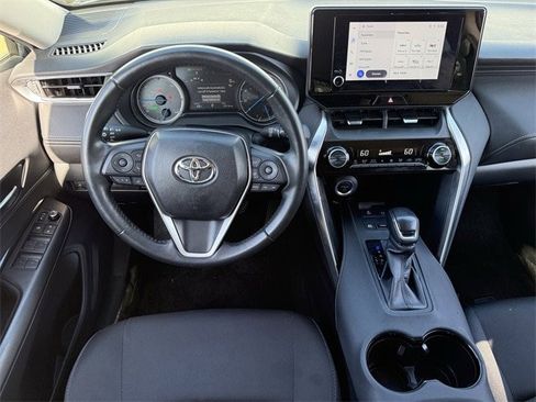 Used 2024 Toyota Venza LE image 11