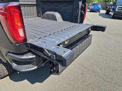 Used 2025 GMC Sierra 1500 AT4 w/ AT4 Premium Package AWD/4WD image 61
