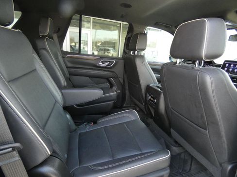 Used 2021 Chevrolet Tahoe Premier AWD/4WD image 17