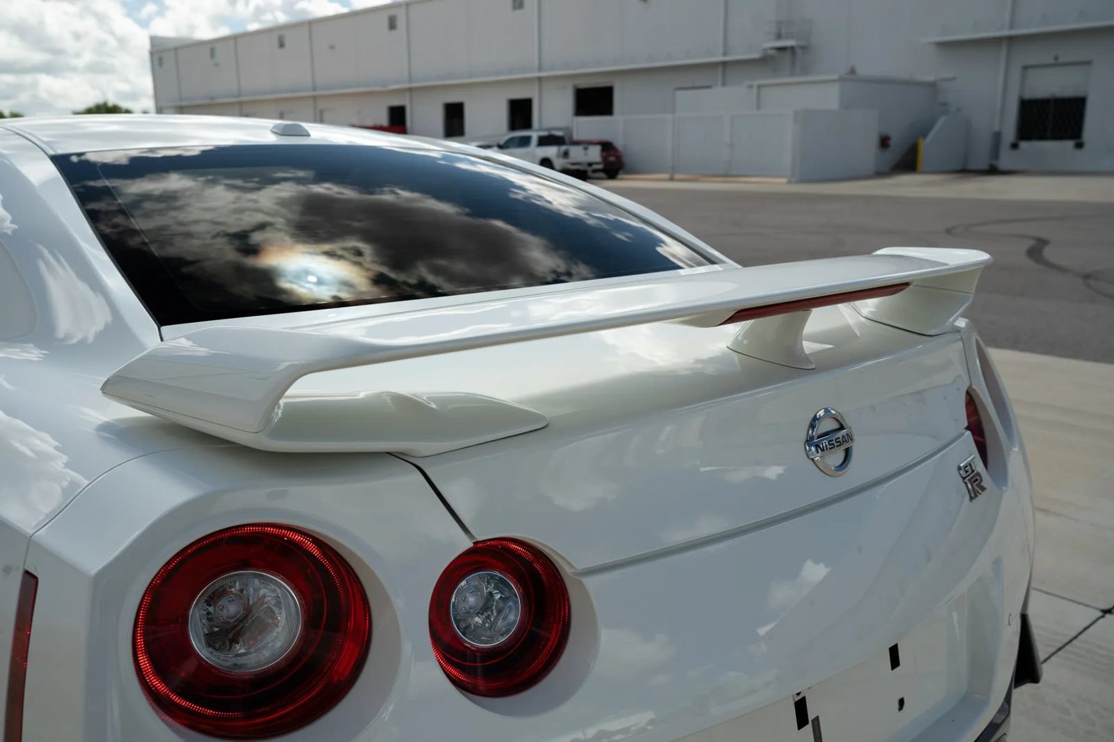 Used 2017 Nissan GT-R Premium w/ Premium Interior Package AWD/4WD image 69