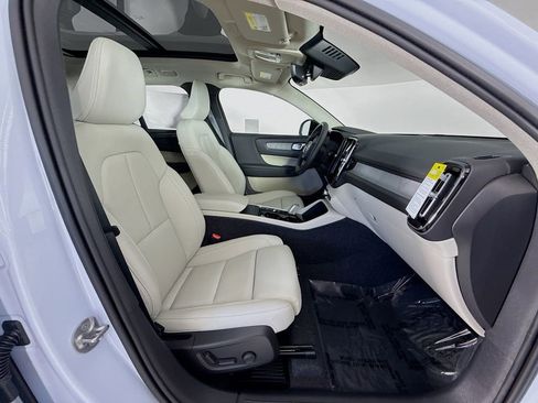 New 2026 Volvo XC40 B5 Plus w/ Protection Package Premier AWD/4WD image 29