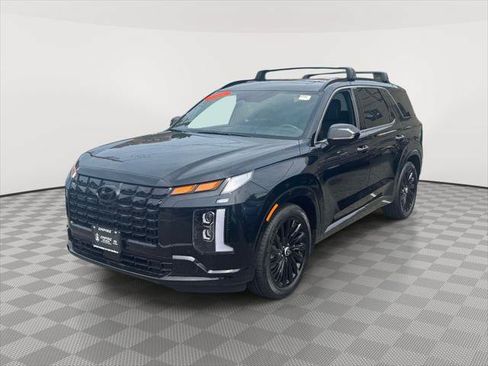 Certified 2025 Hyundai Palisade Calligraphy AWD/4WD image 3