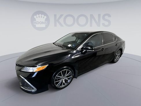 Used 2023 Toyota Camry XLE w/ Cold Weather Package AWD/4WD image 5