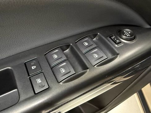 Used 2022 Chevrolet Colorado Z71 AWD/4WD image 28