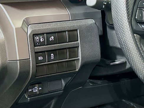 Used 2025 Toyota Tacoma SR5 AWD/4WD image 8