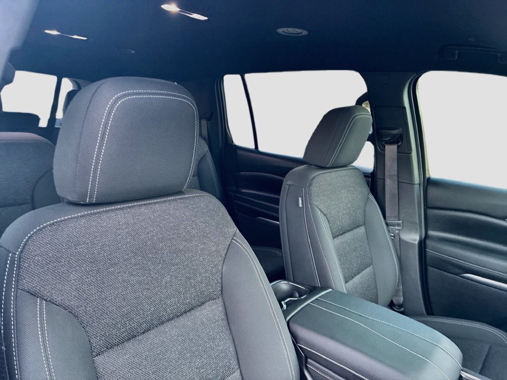 Used 2026 Chevrolet Traverse LT w/ LPO, Floor Liner Package FWD image 28
