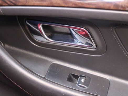 Used 2019 Ford Taurus Limited image 13