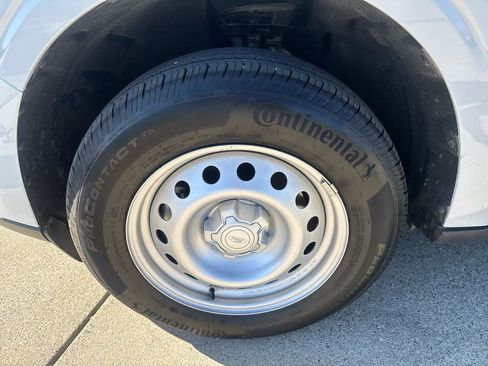 Used 2025 Ford Maverick XL w/ Equipment Group 102A AWD/4WD image 9