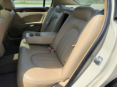 Used 2011 Buick Lucerne CXL FWD image 16