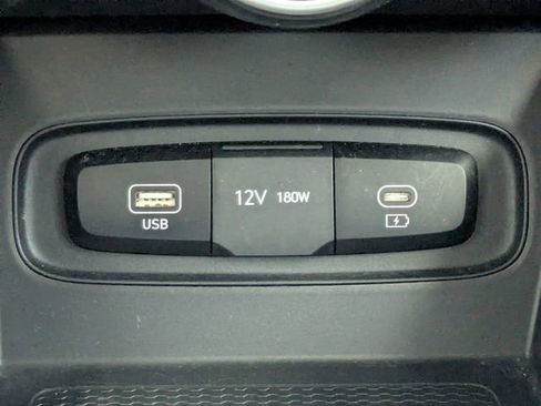 Used 2023 Hyundai Venue SEL FWD image 23