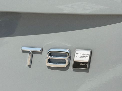 New 2026 Volvo XC90 T8 Plus w/ Protection Package Premier AWD/4WD image 9