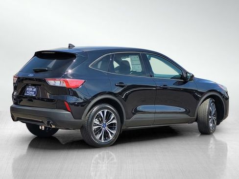 Certified 2022 Ford Escape SE w/ SE Sport Appearance Package FWD image 4