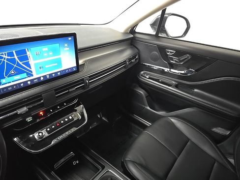 Used 2023 Lincoln Corsair AWD w/ Equipment Group 101A image 31