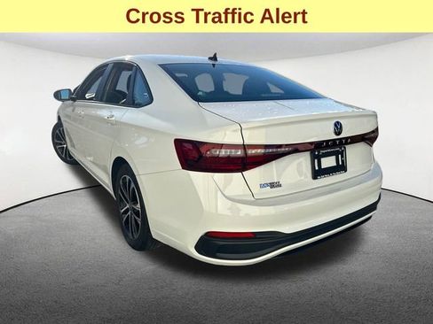 Used 2025 Volkswagen Jetta Sport image 9