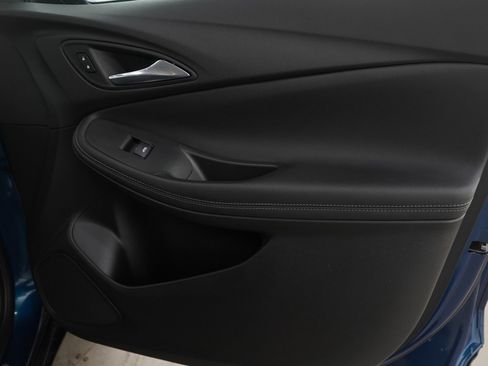 Used 2020 Buick Encore GX Essence image 9