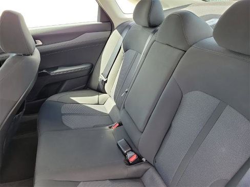 Used 2022 Kia K5 LXS image 11