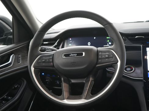 Used 2022 Jeep Grand Cherokee Limited 4xe w/ Luxury Tech Group II AWD/4WD image 14