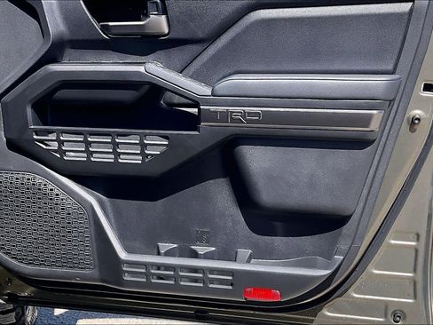 Used 2025 Toyota Tacoma TRD Sport image 21