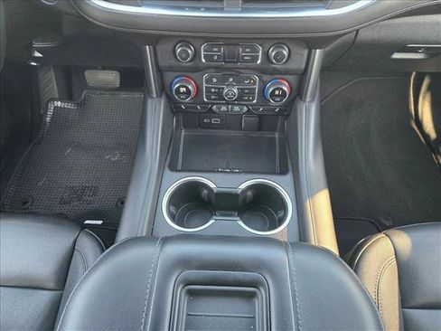 Used 2023 Chevrolet Suburban LT image 12