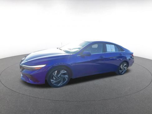 Used 2025 Hyundai Elantra SEL image 8