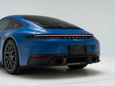 Used 2025 Porsche 911 Carrera RWD image 40
