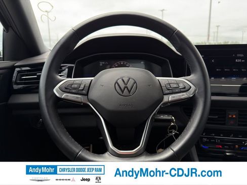 Used 2025 Volkswagen Jetta Sport FWD image 4
