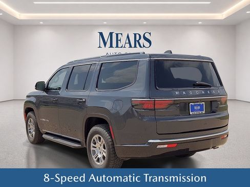 Used 2023 Jeep Wagoneer 2WD image 4