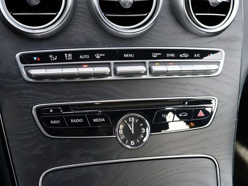 Used 2015 Mercedes-Benz C 300 4MATIC Sedan image 24