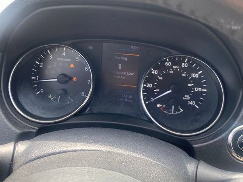 Used 2019 Nissan Rogue SV AWD/4WD image 10