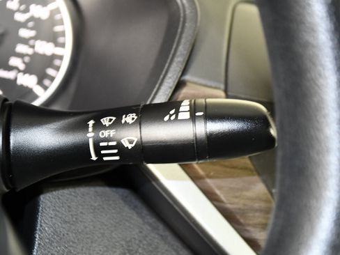 Used 2024 Nissan Altima 2.5 SV image 24