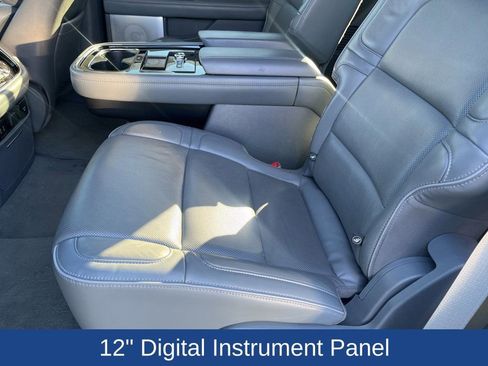 Used 2019 Lincoln Navigator Reserve image 16